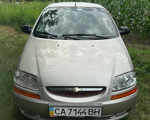 Серый Шевроле Авео, объемом двигателя 1.5 л и пробегом 143 тыс. км за 3500 $, фото 1 на Automoto.ua