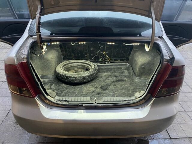 Серый Шевроле Авео, объемом двигателя 1.5 л и пробегом 488 тыс. км за 2200 $, фото 17 на Automoto.ua