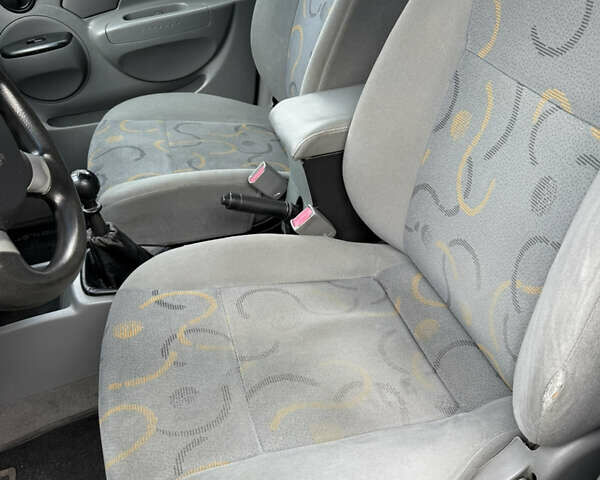 Сірий Шевроле Авео, об'ємом двигуна 1.5 л та пробігом 229 тис. км за 4000 $, фото 6 на Automoto.ua