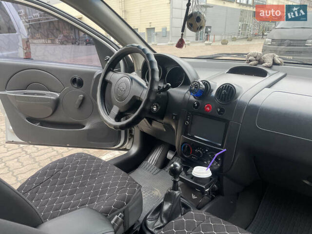 Серый Шевроле Авео, объемом двигателя 1.5 л и пробегом 97 тыс. км за 3650 $, фото 17 на Automoto.ua