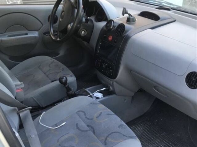 Серый Шевроле Авео, объемом двигателя 1.5 л и пробегом 200 тыс. км за 1400 $, фото 4 на Automoto.ua