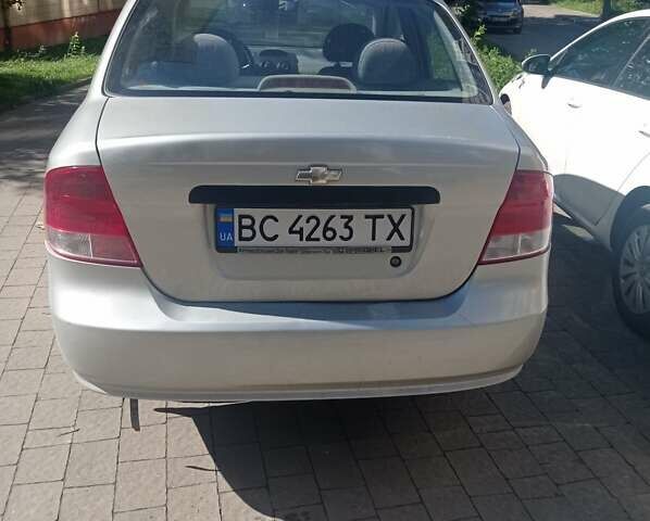 Серый Шевроле Авео, объемом двигателя 1.5 л и пробегом 265 тыс. км за 2000 $, фото 4 на Automoto.ua