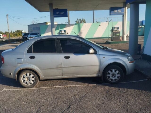 Серый Шевроле Авео, объемом двигателя 1.5 л и пробегом 290 тыс. км за 2800 $, фото 2 на Automoto.ua