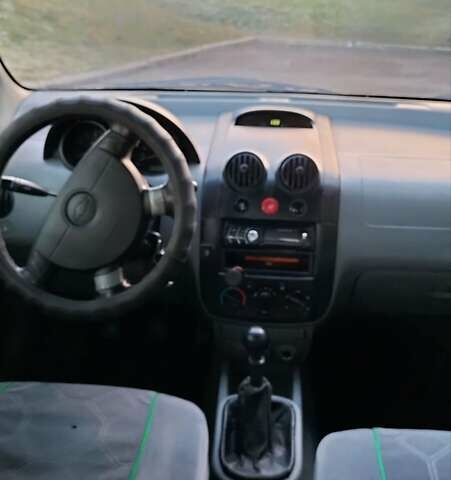 Серый Шевроле Авео, объемом двигателя 1.5 л и пробегом 259 тыс. км за 2000 $, фото 12 на Automoto.ua