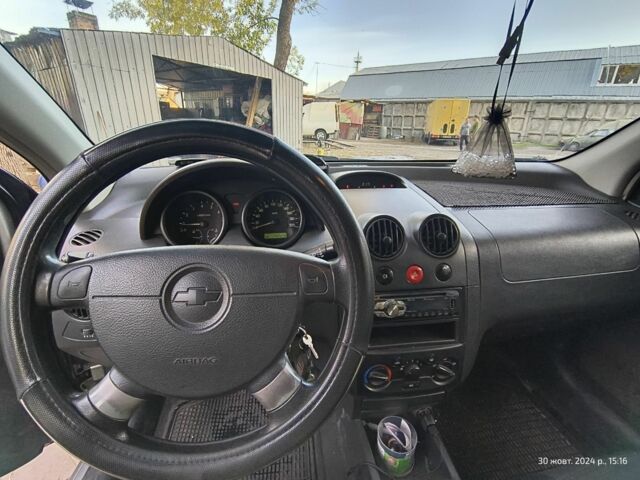 Серый Шевроле Авео, объемом двигателя 1.5 л и пробегом 350 тыс. км за 2500 $, фото 5 на Automoto.ua