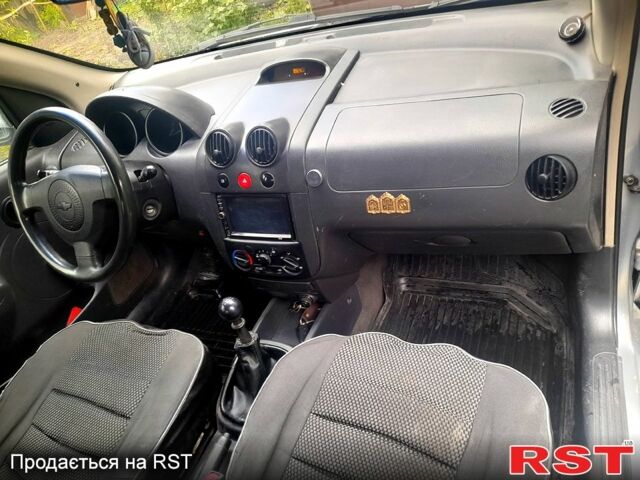 Серый Шевроле Авео, объемом двигателя 1.5 л и пробегом 230 тыс. км за 2500 $, фото 10 на Automoto.ua