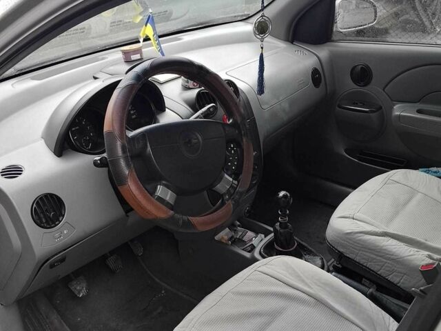 Серый Шевроле Авео, объемом двигателя 1.5 л и пробегом 240 тыс. км за 2318 $, фото 2 на Automoto.ua