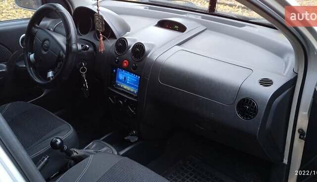 Серый Шевроле Авео, объемом двигателя 1.5 л и пробегом 273 тыс. км за 3400 $, фото 6 на Automoto.ua