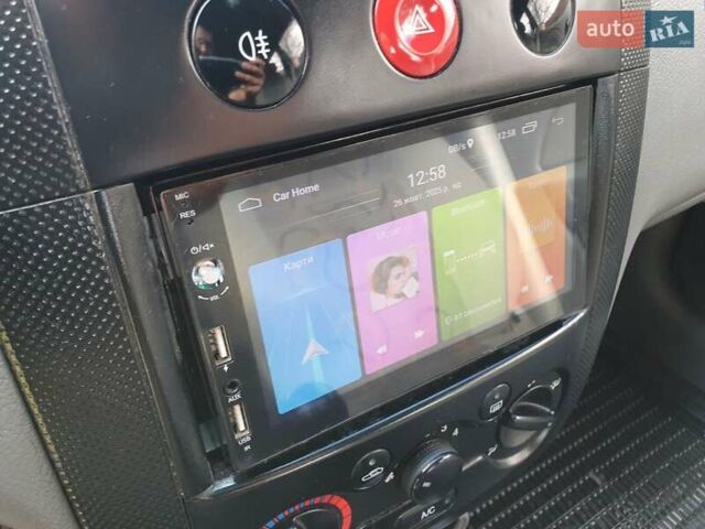 Серый Шевроле Авео, объемом двигателя 1.5 л и пробегом 188 тыс. км за 2000 $, фото 20 на Automoto.ua