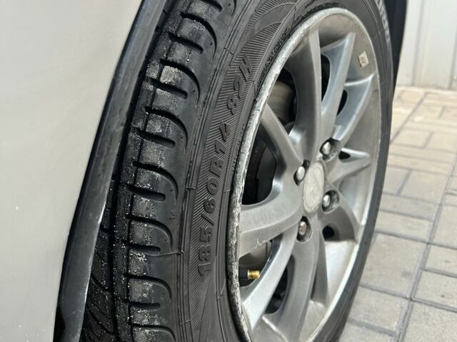 Серый Шевроле Авео, объемом двигателя 1.5 л и пробегом 320 тыс. км за 1193 $, фото 1 на Automoto.ua