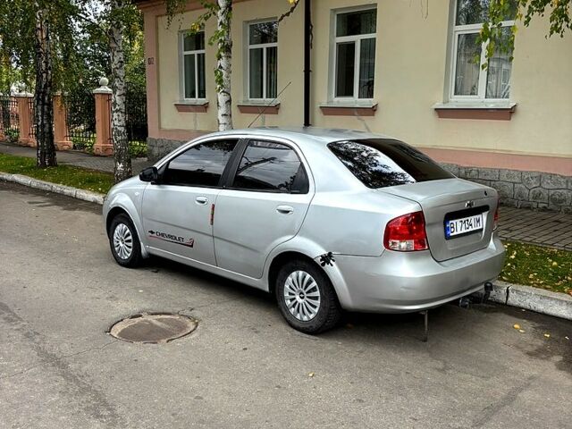 Серый Шевроле Авео, объемом двигателя 1.5 л и пробегом 300 тыс. км за 3000 $, фото 3 на Automoto.ua