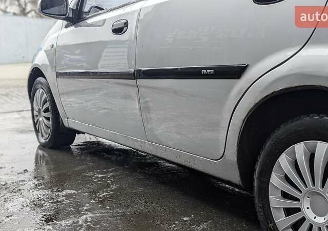 Серый Шевроле Авео, объемом двигателя 1.5 л и пробегом 265 тыс. км за 2800 $, фото 2 на Automoto.ua