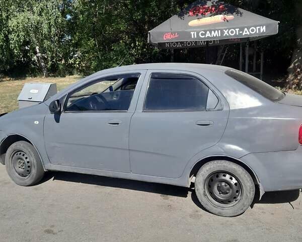Серый Шевроле Авео, объемом двигателя 1.5 л и пробегом 274 тыс. км за 1700 $, фото 2 на Automoto.ua