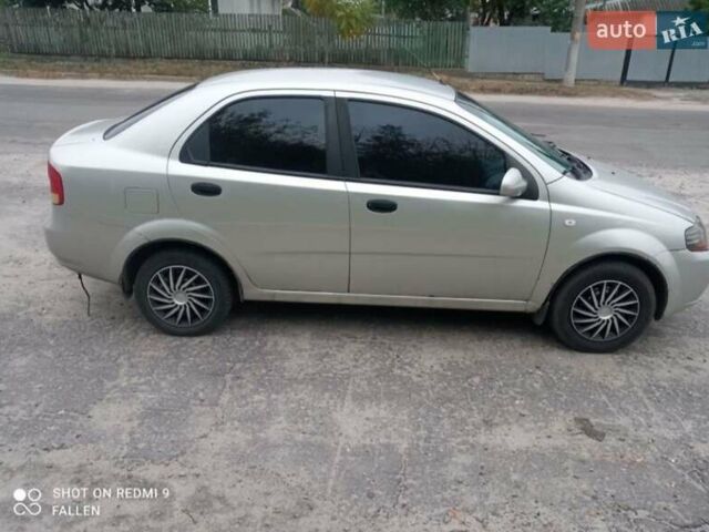 Серый Шевроле Авео, объемом двигателя 1.5 л и пробегом 273 тыс. км за 2000 $, фото 1 на Automoto.ua