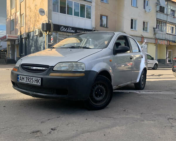 Сірий Шевроле Авео, об'ємом двигуна 1.5 л та пробігом 292 тис. км за 2899 $, фото 1 на Automoto.ua