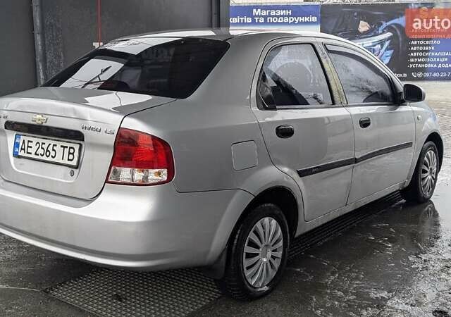 Серый Шевроле Авео, объемом двигателя 1.5 л и пробегом 265 тыс. км за 2800 $, фото 4 на Automoto.ua