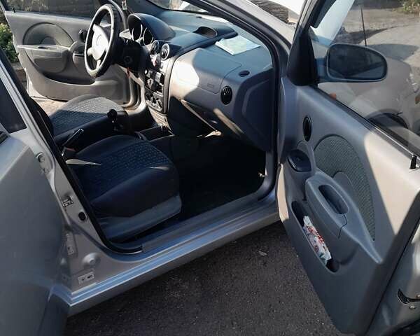 Серый Шевроле Авео, объемом двигателя 1.5 л и пробегом 178 тыс. км за 2800 $, фото 9 на Automoto.ua