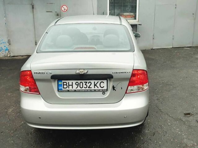 Сірий Шевроле Авео, об'ємом двигуна 1.5 л та пробігом 137 тис. км за 3500 $, фото 2 на Automoto.ua
