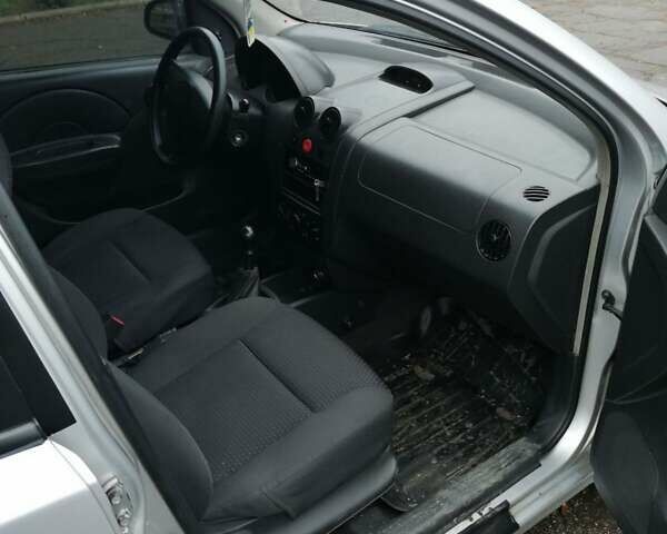 Серый Шевроле Авео, объемом двигателя 1.5 л и пробегом 170 тыс. км за 2700 $, фото 12 на Automoto.ua