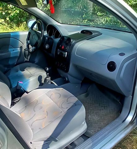 Серый Шевроле Авео, объемом двигателя 1.5 л и пробегом 174 тыс. км за 2850 $, фото 4 на Automoto.ua