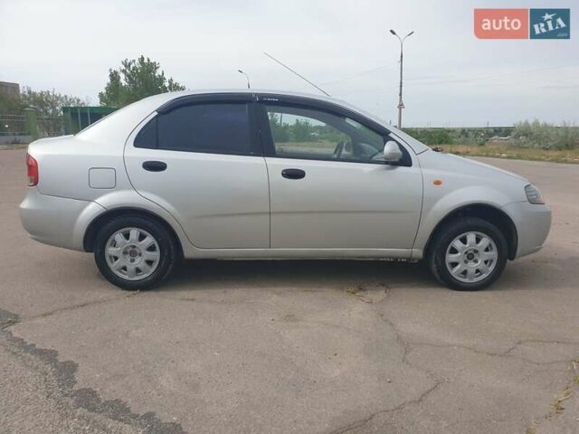 Серый Шевроле Авео, объемом двигателя 1.5 л и пробегом 280 тыс. км за 4300 $, фото 6 на Automoto.ua