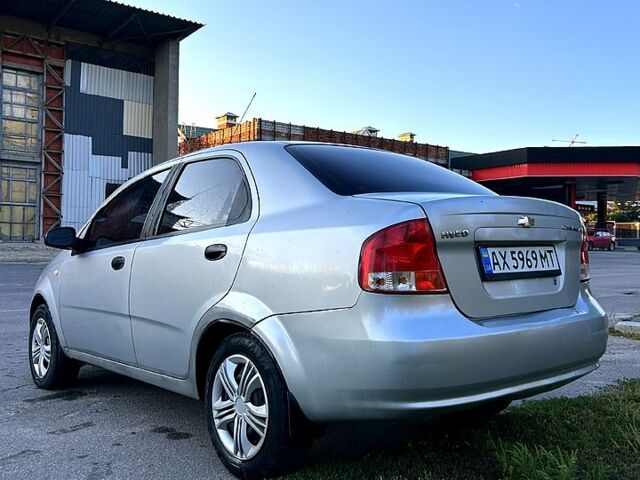 Серый Шевроле Авео, объемом двигателя 1.5 л и пробегом 258 тыс. км за 2350 $, фото 2 на Automoto.ua