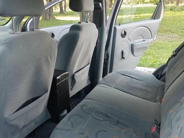 Серый Шевроле Авео, объемом двигателя 1.5 л и пробегом 356 тыс. км за 2700 $, фото 2 на Automoto.ua