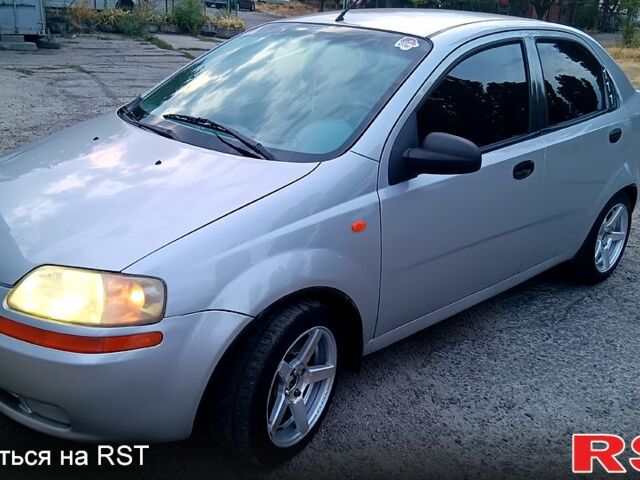 Серый Шевроле Авео, объемом двигателя 1.5 л и пробегом 333 тыс. км за 4000 $, фото 1 на Automoto.ua