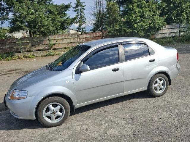 Серый Шевроле Авео, объемом двигателя 5 л и пробегом 178 тыс. км за 2600 $, фото 1 на Automoto.ua