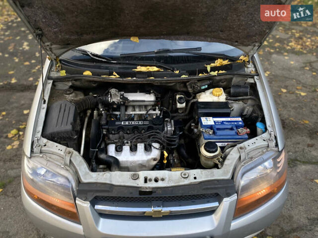 Серый Шевроле Авео, объемом двигателя 1.5 л и пробегом 141 тыс. км за 2200 $, фото 9 на Automoto.ua