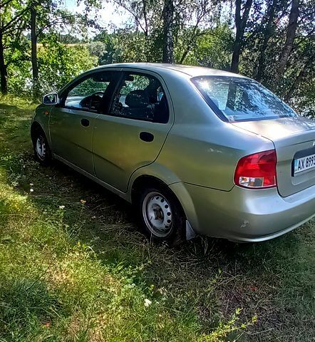Серый Шевроле Авео, объемом двигателя 1.5 л и пробегом 174 тыс. км за 2850 $, фото 2 на Automoto.ua
