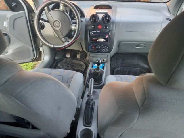 Серый Шевроле Авео, объемом двигателя 0 л и пробегом 355 тыс. км за 2500 $, фото 1 на Automoto.ua