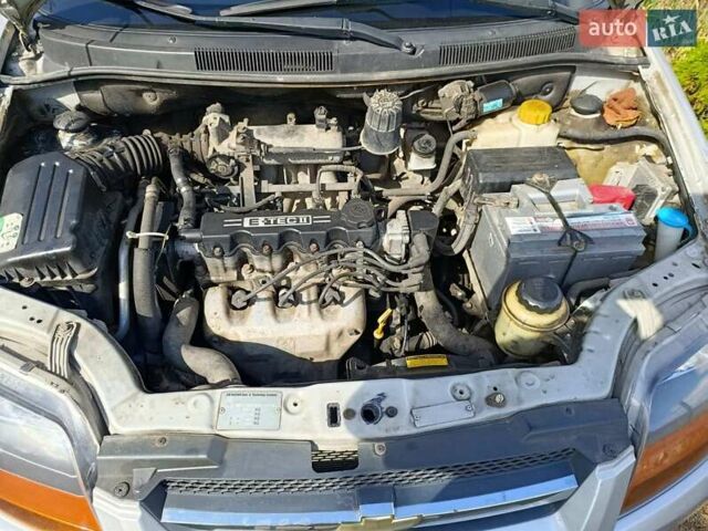 Серый Шевроле Авео, объемом двигателя 1.5 л и пробегом 160 тыс. км за 3750 $, фото 5 на Automoto.ua