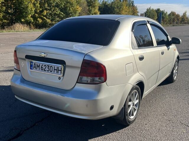 Сірий Шевроле Авео, об'ємом двигуна 1.5 л та пробігом 230 тис. км за 2200 $, фото 3 на Automoto.ua