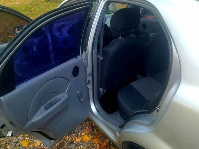 Серый Шевроле Авео, объемом двигателя 1.5 л и пробегом 370 тыс. км за 2400 $, фото 5 на Automoto.ua