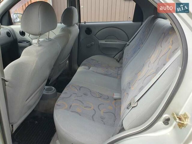 Серый Шевроле Авео, объемом двигателя 1.5 л и пробегом 188 тыс. км за 2000 $, фото 18 на Automoto.ua