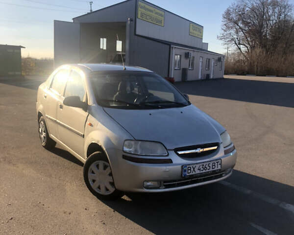 Серый Шевроле Авео, объемом двигателя 1.5 л и пробегом 250 тыс. км за 1650 $, фото 2 на Automoto.ua