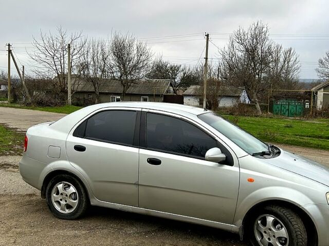 Серый Шевроле Авео, объемом двигателя 1.5 л и пробегом 255 тыс. км за 3000 $, фото 2 на Automoto.ua