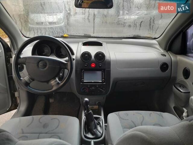 Сірий Шевроле Авео, об'ємом двигуна 1.5 л та пробігом 197 тис. км за 2500 $, фото 4 на Automoto.ua