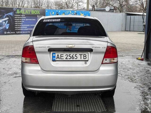 Серый Шевроле Авео, объемом двигателя 1.5 л и пробегом 265 тыс. км за 2800 $, фото 2 на Automoto.ua