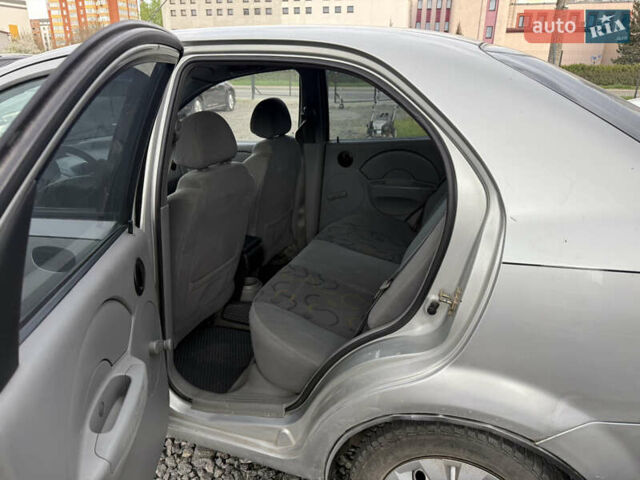 Серый Шевроле Авео, объемом двигателя 1.5 л и пробегом 320 тыс. км за 2000 $, фото 8 на Automoto.ua
