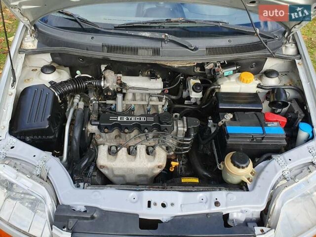 Серый Шевроле Авео, объемом двигателя 1.5 л и пробегом 188 тыс. км за 2000 $, фото 22 на Automoto.ua