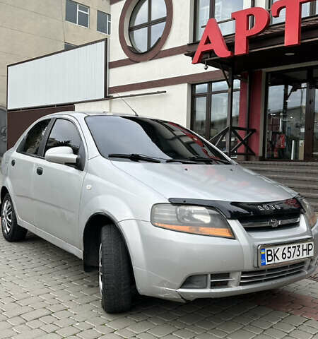 Серый Шевроле Авео, объемом двигателя 1.5 л и пробегом 260 тыс. км за 2500 $, фото 3 на Automoto.ua