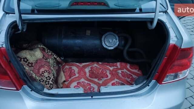 Серый Шевроле Авео, объемом двигателя 1.5 л и пробегом 245 тыс. км за 2600 $, фото 16 на Automoto.ua