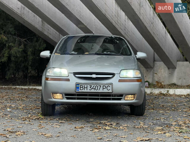 Серый Шевроле Авео, объемом двигателя 1.5 л и пробегом 200 тыс. км за 3300 $, фото 1 на Automoto.ua
