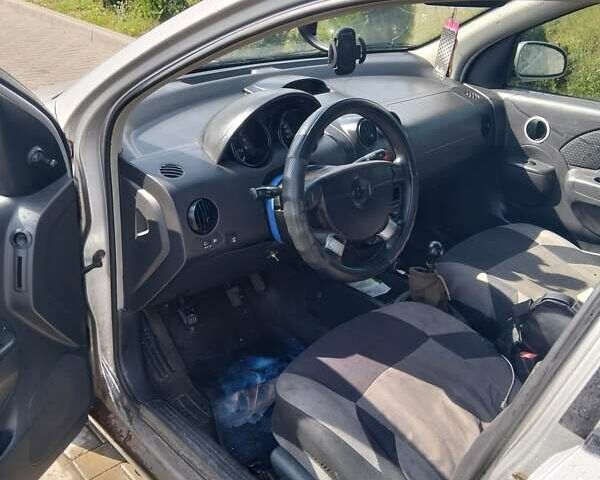 Сірий Шевроле Авео, об'ємом двигуна 1.5 л та пробігом 29 тис. км за 1600 $, фото 4 на Automoto.ua