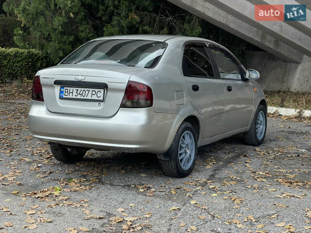 Серый Шевроле Авео, объемом двигателя 1.5 л и пробегом 200 тыс. км за 3300 $, фото 6 на Automoto.ua