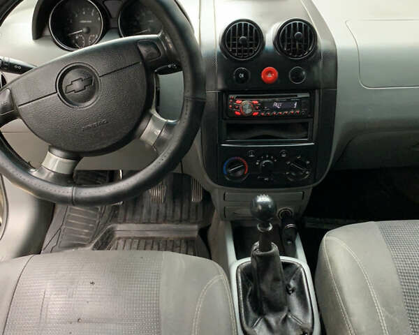 Серый Шевроле Авео, объемом двигателя 1.5 л и пробегом 200 тыс. км за 4300 $, фото 19 на Automoto.ua