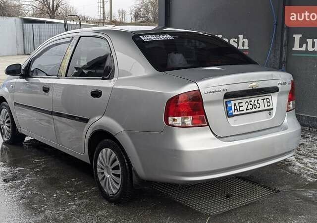 Серый Шевроле Авео, объемом двигателя 1.5 л и пробегом 265 тыс. км за 2800 $, фото 3 на Automoto.ua