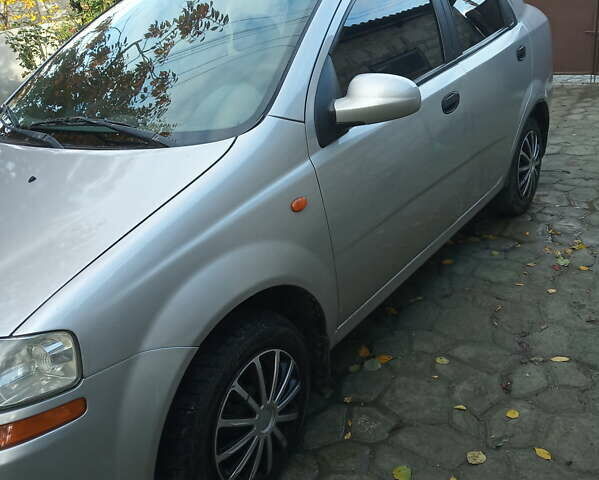 Серый Шевроле Авео, объемом двигателя 1.5 л и пробегом 260 тыс. км за 3000 $, фото 1 на Automoto.ua